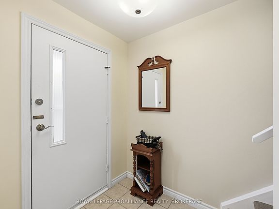 4th image of 5 Winchester Dr #9