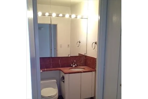 Rented by Keller Williams NYC | media 20