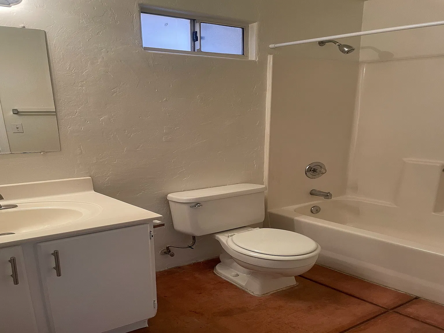 Glenn St Casitas — Photo 2
