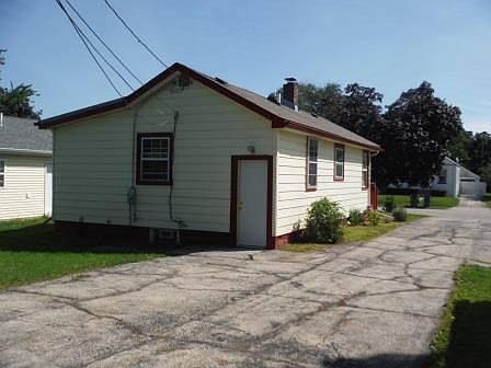 2nd image of 112 S Gretta Ave