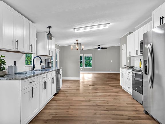 2nd image of 214 Lake Rosemary Cir