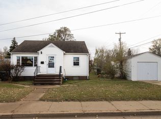 619 5th St W, Dickinson, ND 58601