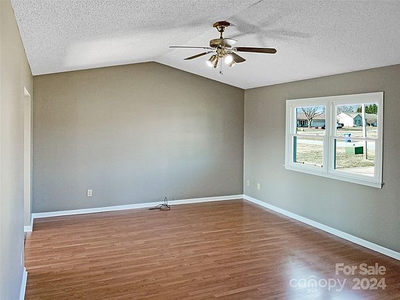 4th image of 108 Caribou Dr