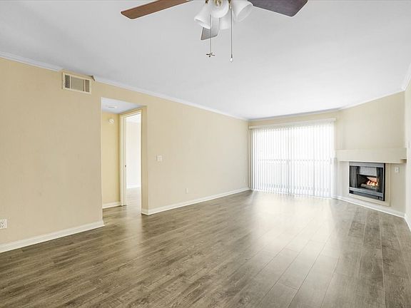 3rd image of 21500 Burbank Blvd APT 124