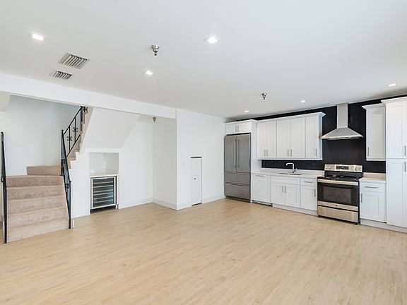 2nd image of 1350 Pennsylvania Ave APT 205