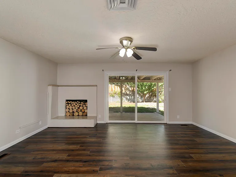 1316 Espejo St NE — Photo 10