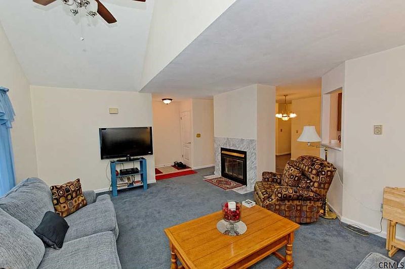 5th image of 19 MAPLE RIDGE Avenue