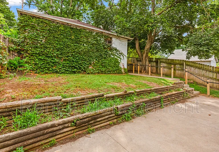 2315 N 61st St — Photo 31