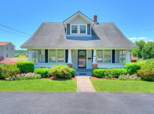 1917 3rd St, Radford, VA 24141