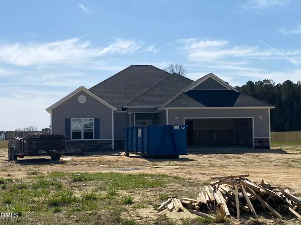 208 Talton Estates Dr, Pikeville, NC 27863