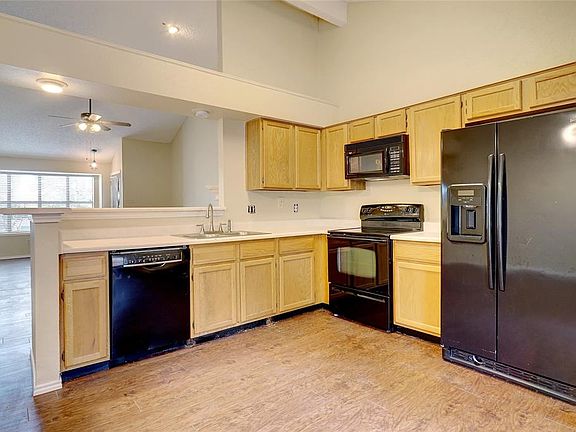3rd image of 1121 Bellmont Ct