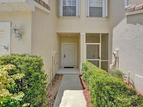 3rd image of 8143 Bellagio Lane