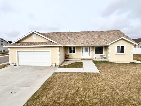 430 Page Cir, Burley, ID 83318