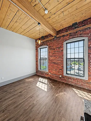 Floor plan 406