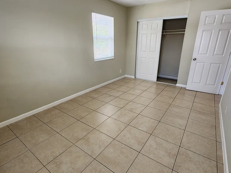 933 Laurel Dr — Photo 30