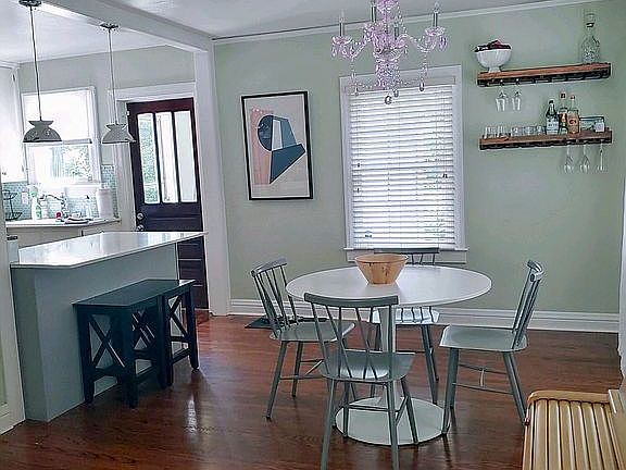 3rd image of 1414 N Duval St