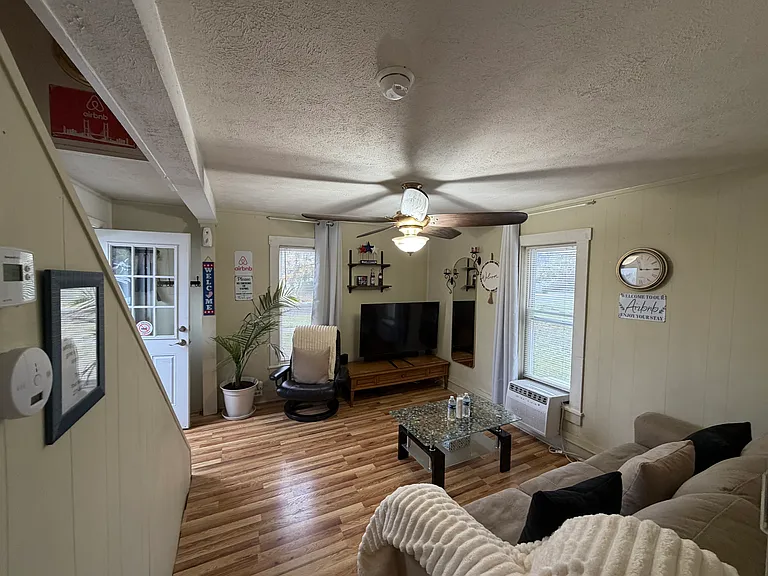6533 Mill St — Photo 15