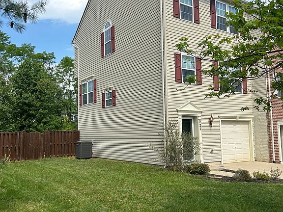 4th image of 221 Woodstream Blvd