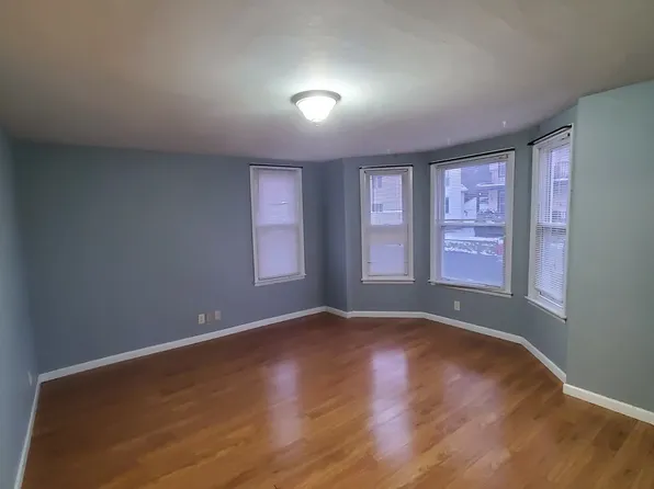 18 Gardner St #1, Whitesboro, NY 13492