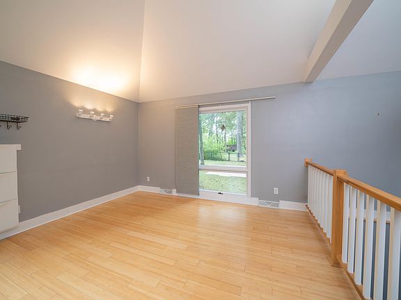 5th image of 708 N Dartmouth St