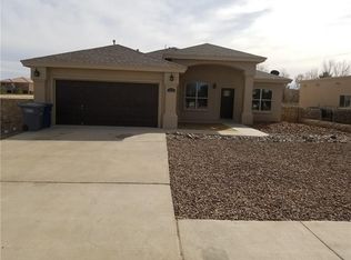 1052 Dona Beatriz Cir, El Paso, TX 79932