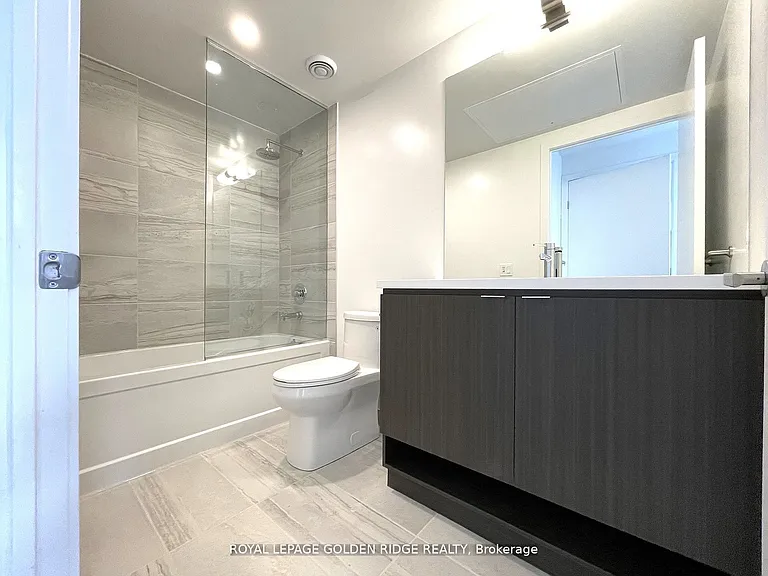 55 Cooper St #6812 — Photo 4