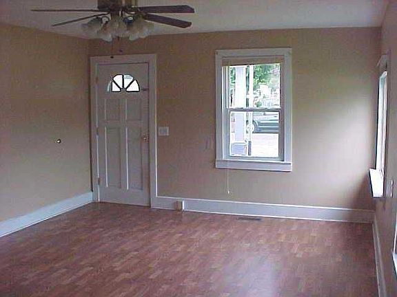 3rd image of 2123 Cedar Ave