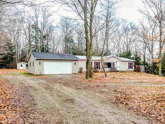 2nd image of 1040 Harneck Rd