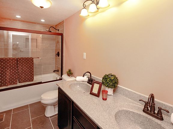 3rd image of 2722 Woodmont Dr