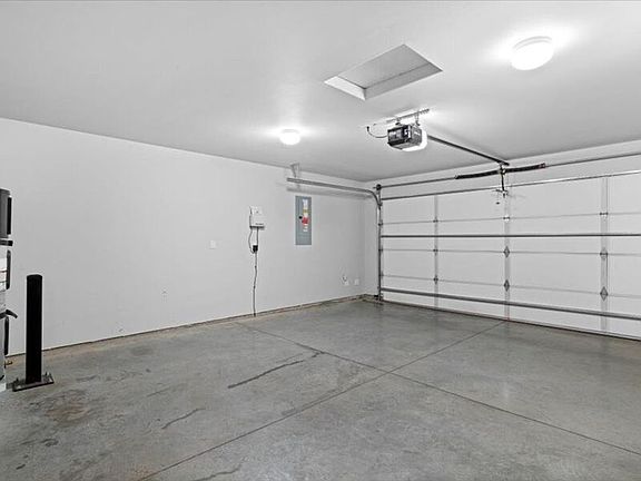 3rd image of 4313 Vermilion Ln