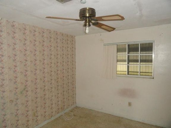 5th image of 20710 NW 1st Ct