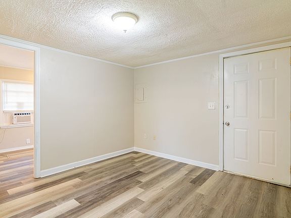 3rd image of 2924 10th Ave #C