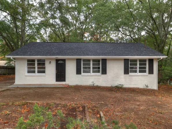 992 Locust Dr NE, Conyers, GA 30012