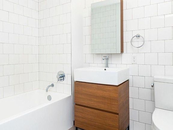3rd image of 69 E 125th St APT 8C