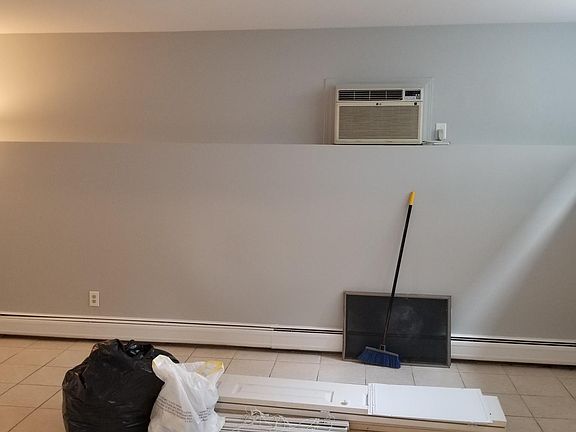 4th image of 131 Wood Ave #Basement