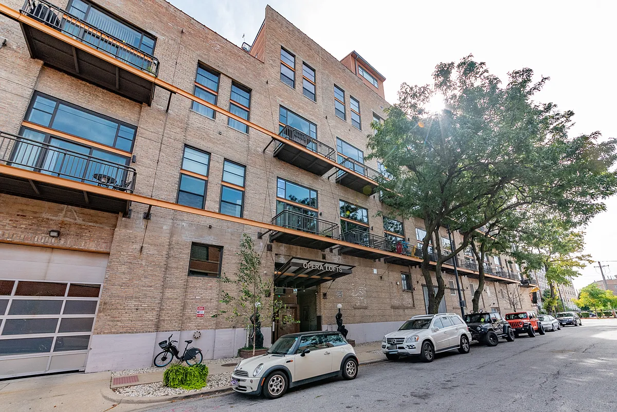2 bed, 2.0 bath, 1200 sqft, $2,800 — Photo 1