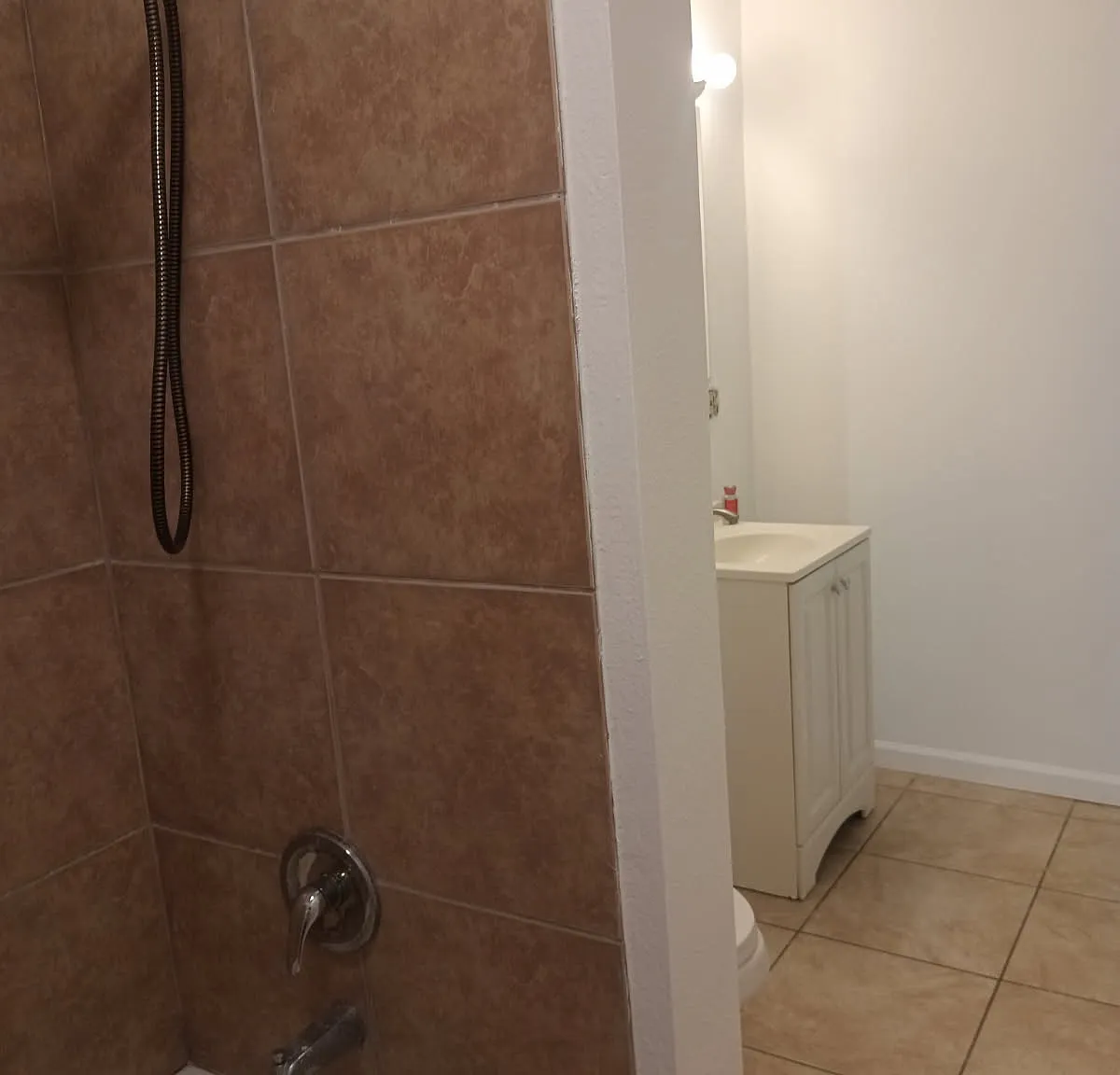 2 bed, 900 sqft, $1,400 — Photo 1