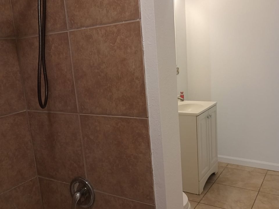 1st image of 2045 W Washington St #3