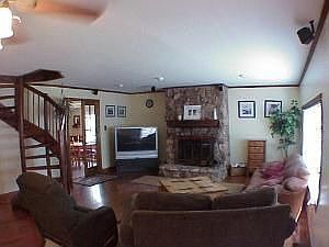 4th image of 17 S Shore Ln