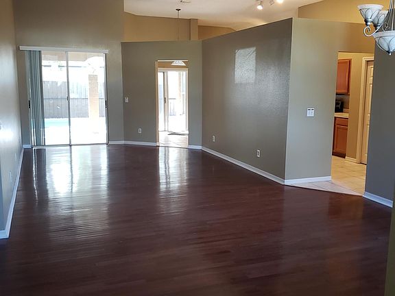 3rd image of 28726 Thomasville Pl