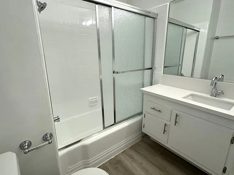 12221 San Vicente Blvd — Photo 21