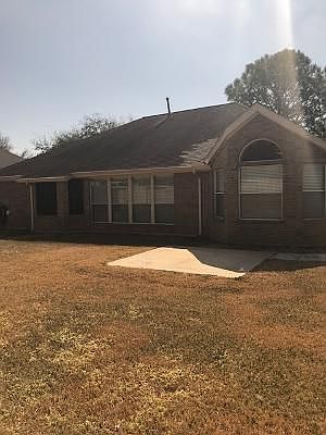 3rd image of 11007 Spruce Dr N