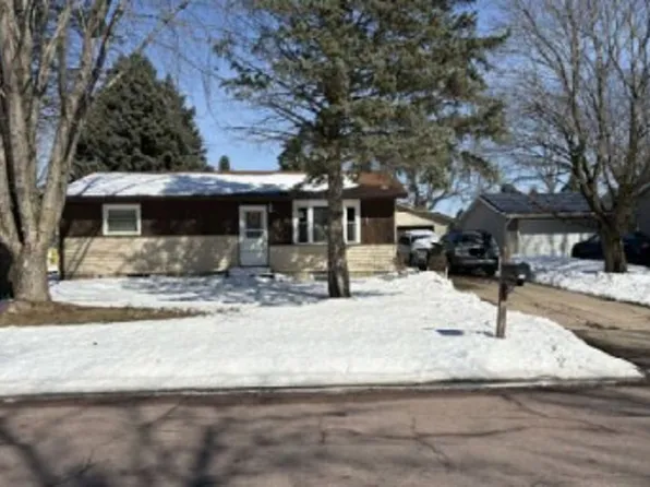 1118 Greenwood Pl, Faribault, MN 55021
