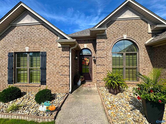 2nd image of 25152 Castlebury Dr