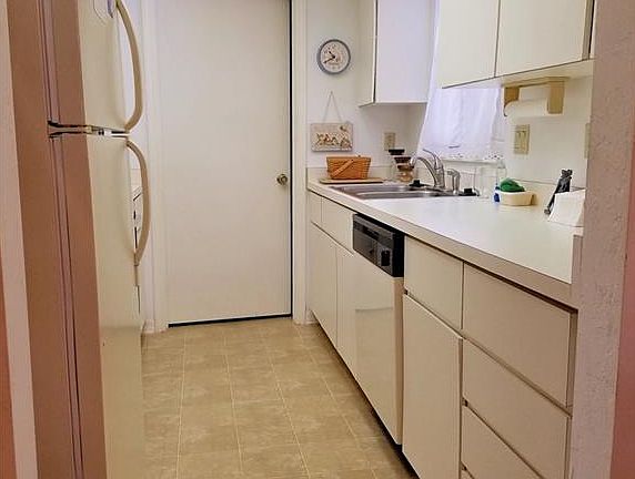 5th image of 65 E Hartford St APT 2A