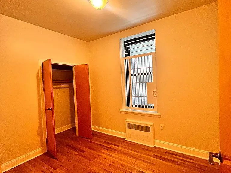 842 Park Pl #1W — Photo 2