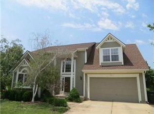 651 N Canyon Dr, Olathe, KS 66061