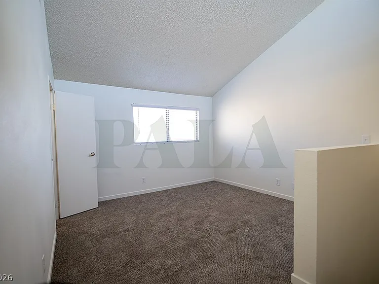 5196 Gray Ln #D — Photo 2