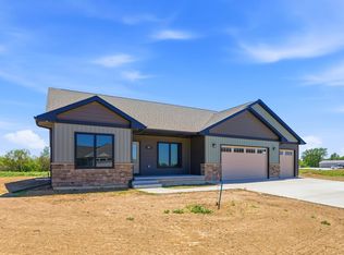 507 Sunset Dr, New London, IA 52645