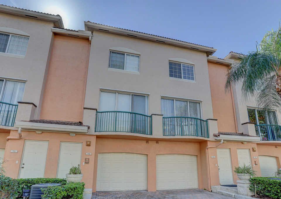 1st image of 2027 SE 10th Ave APT 725